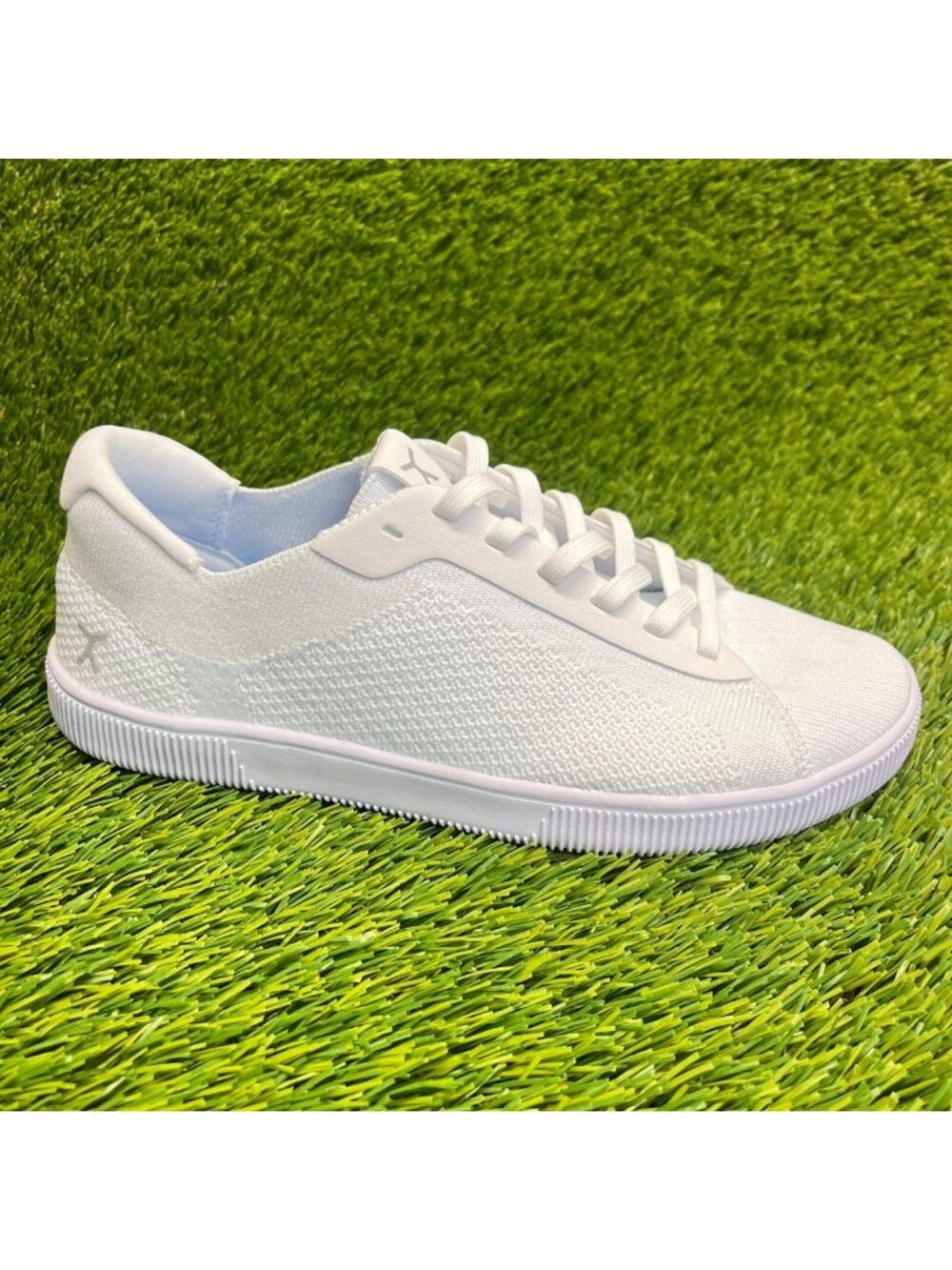 Flux Adapt Trainer White Womens Size 8 Mens Size 7 Barefoot Running Shoes